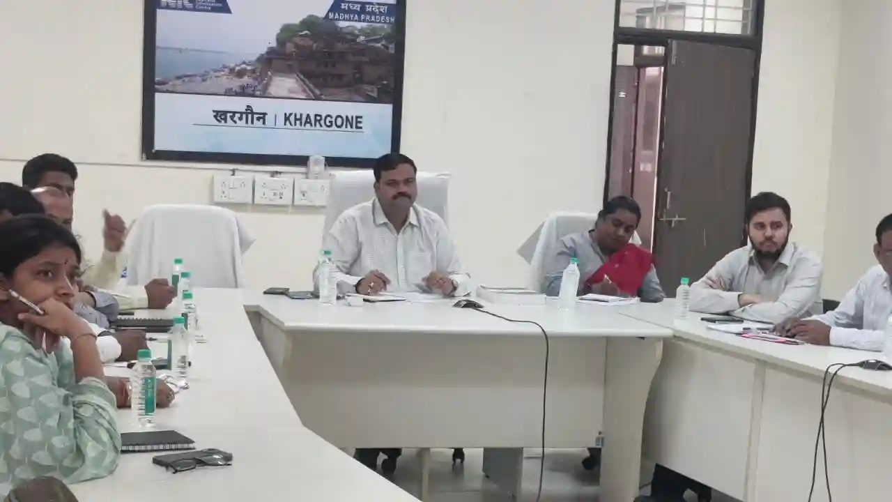 रेत उत्खनन में अवैध रूप से लगी मशीनों को तत्काल जप्त किया जाए