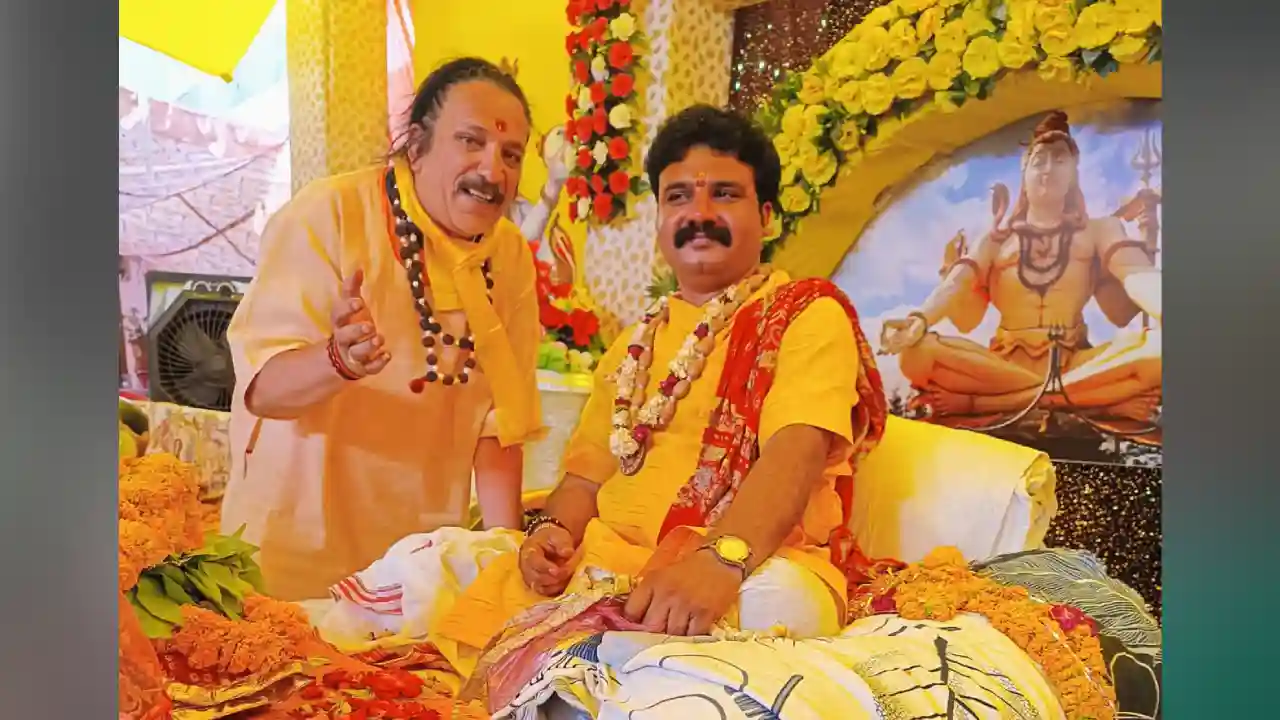 श्री चेतन्य देवजी महाराज की प्रतिमा का पूजन, अभिषेक किया