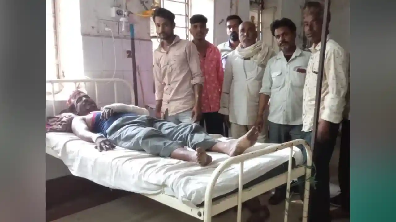 प्रतापगढ़ जिले के हतुनिया थाना क्षेत्र के गांव डाबड़ा मे एक परिवार पर ग्रुप द्वारा जानलेवा हमला ओर हुई लूट