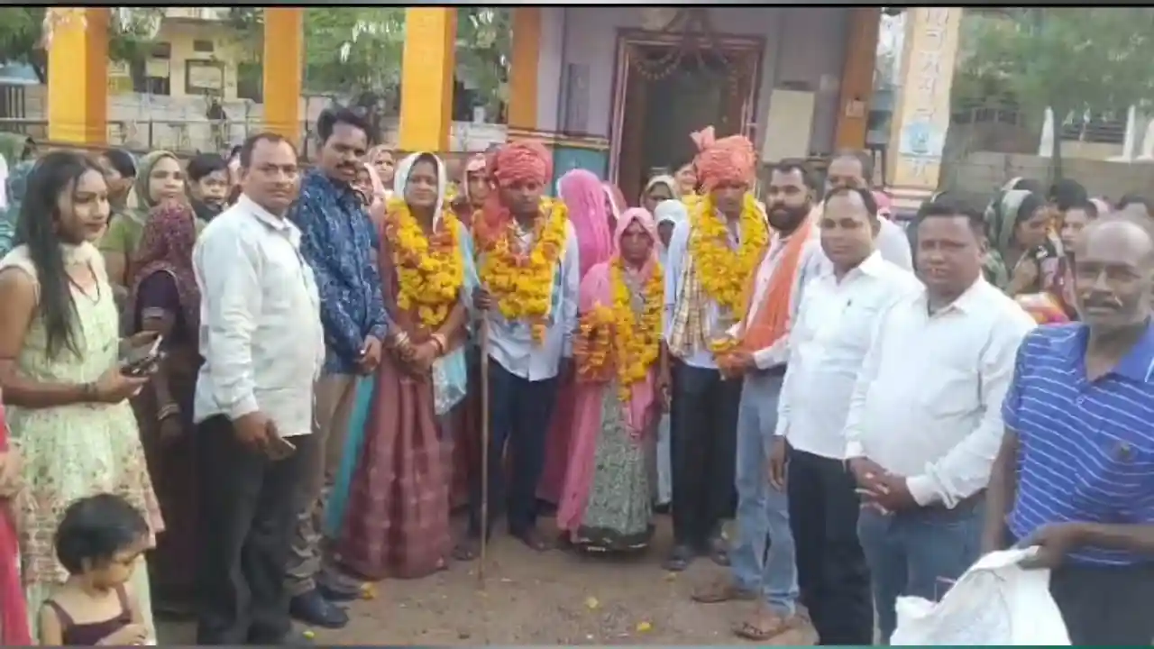 चार धाम यात्रा कर लोटे यात्रियों का कल्याण कमलमय समर्थक समिति ने किया स्वागत।