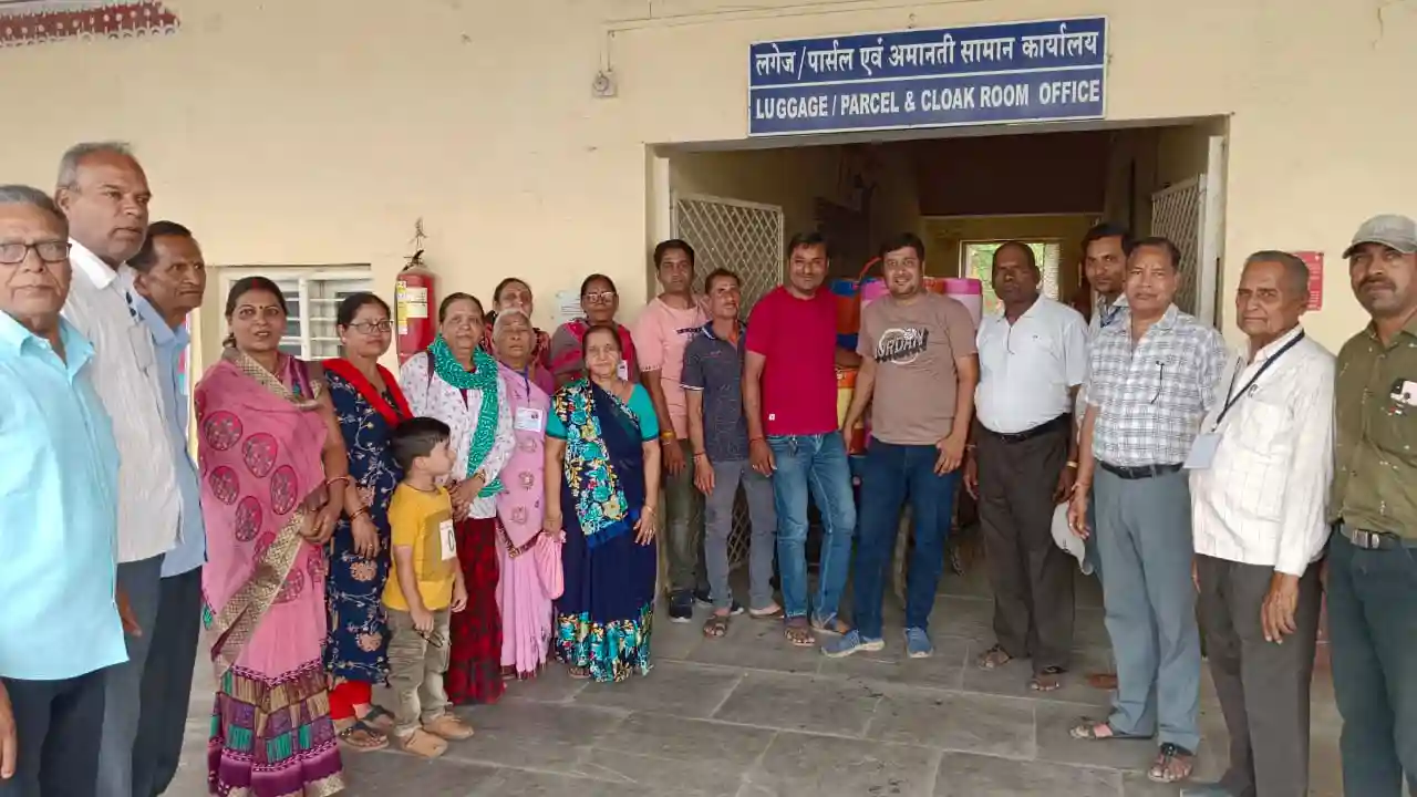 आधार केंद्रों पर आम नागरिक हो रहे परेशान- विजय गुर्जर