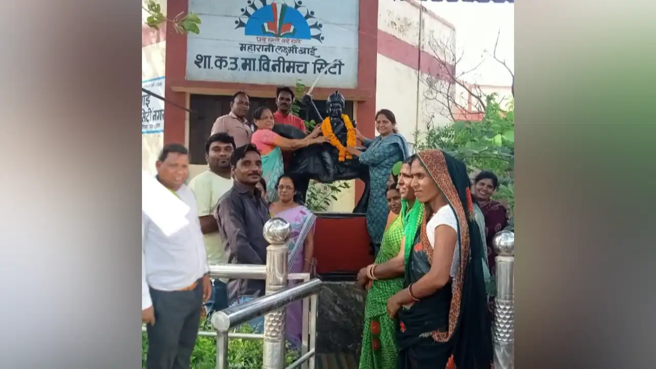 कल्याण कमलमय समर्थक समिति ने मनाई महारानी लक्ष्मीबाई की पुण्यतिथि !