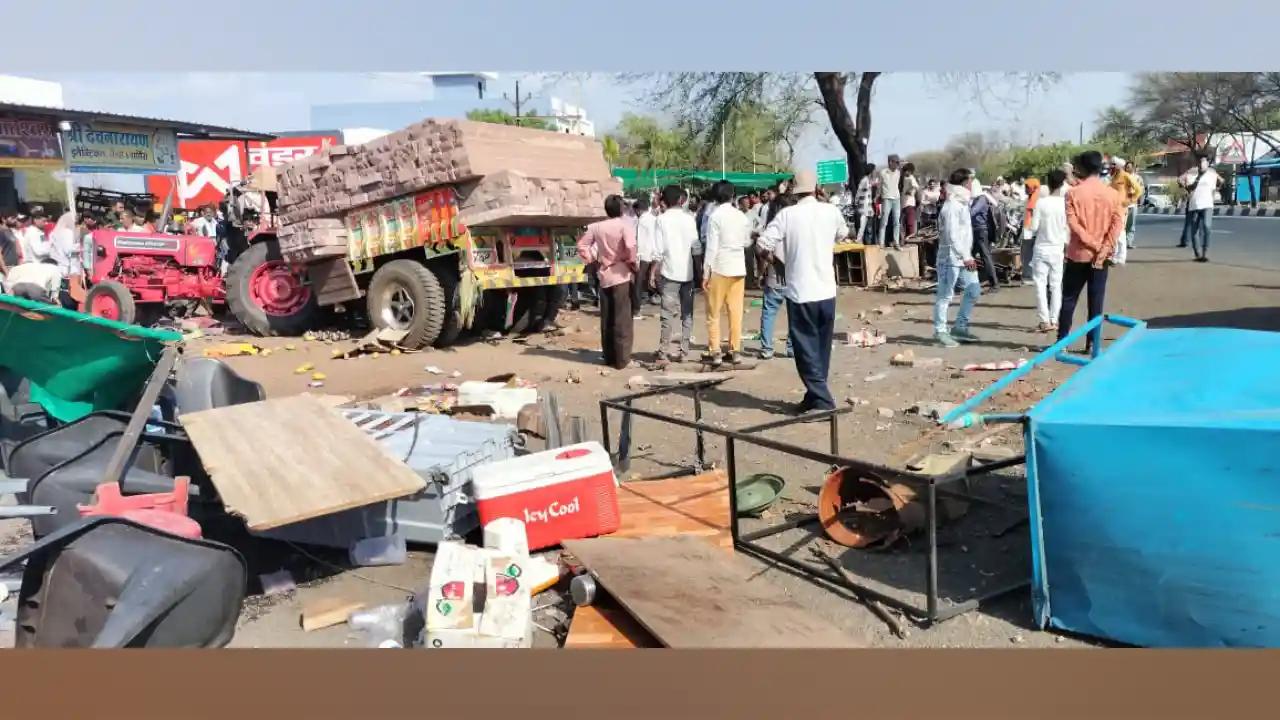 ट्रैक्टर के नीचे दबने से एक महिला की मौत