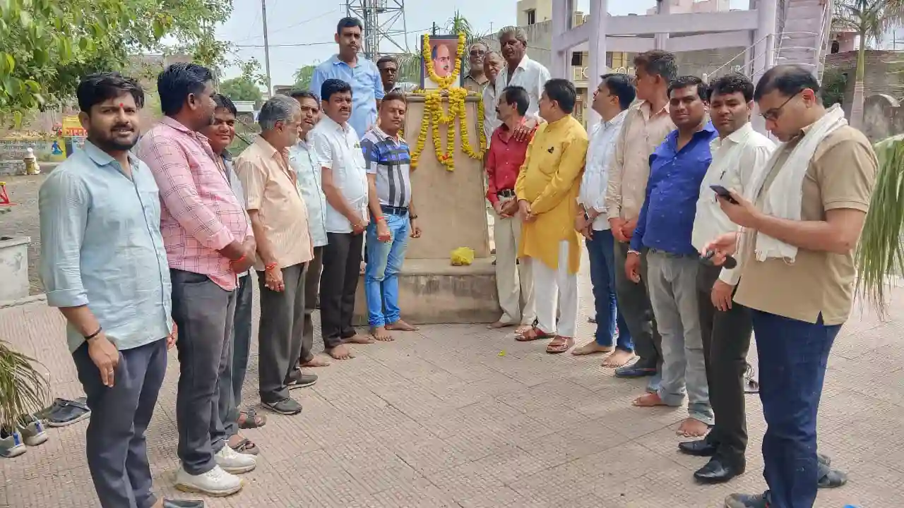 मल्हारगढ़ में भाजपा ने डॉ श्याम प्रसाद मुखर्जी बलिदान दिवस मनाया वृक्षारोपण किया एवं बच्चों को पल्स पोलियो की दवाई पिलाई