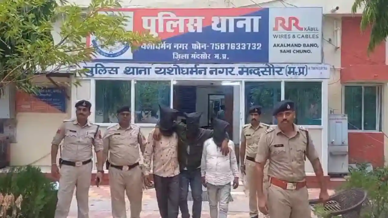 गौवंश मे फरार चल रहे आरोपीयों को, जहरीली शराब के साथ गिरफ्तार करने मे वायडी नगर पुलिस को मिली सफलता