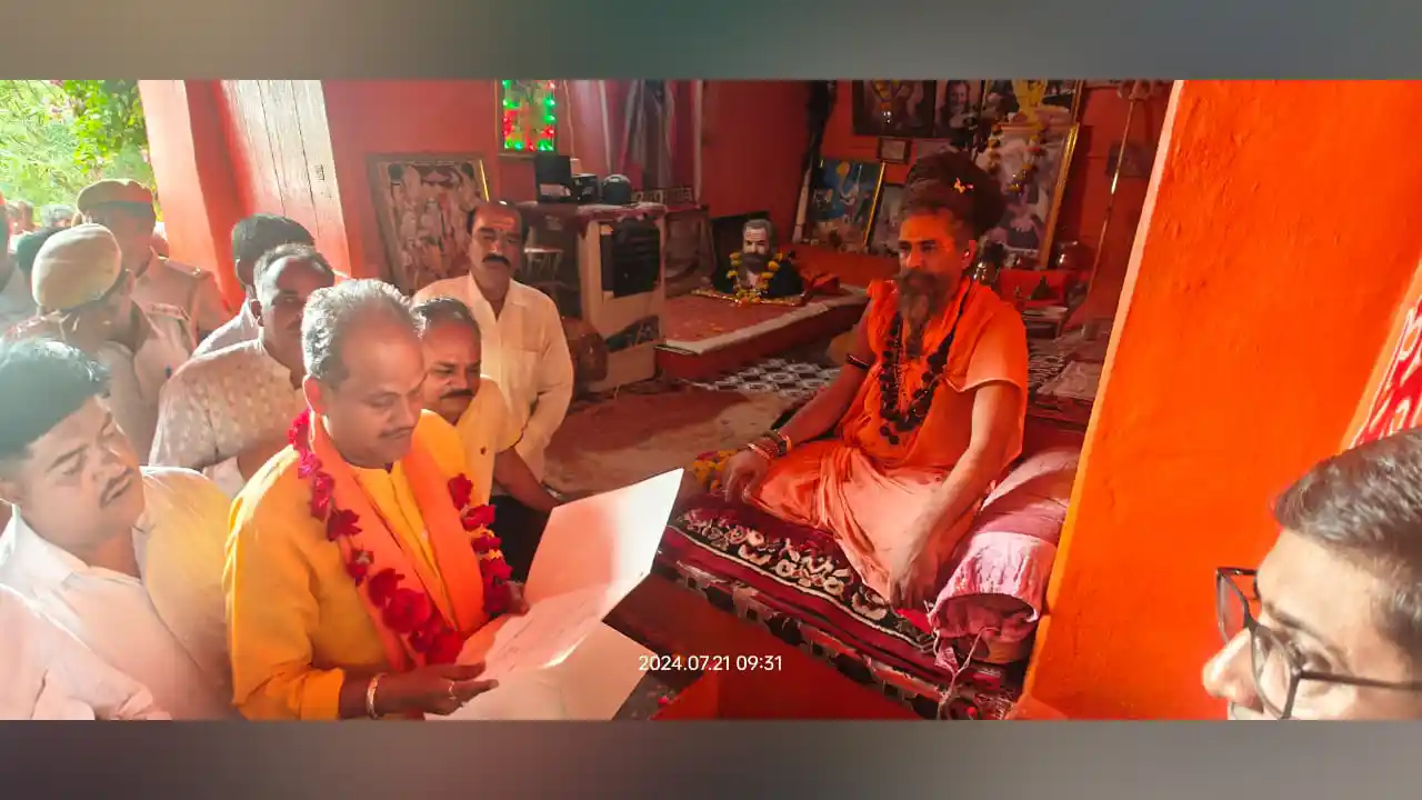 गुरु पूर्णिमा के अवसर पर केबिनेट मंत्री श्री मीणा ने किया गुरुवंदन