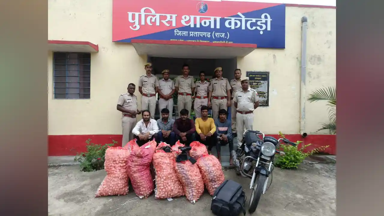 चोरी का सामान बरामद कर पांच अभियुक्तों को किया गिरफ्तार