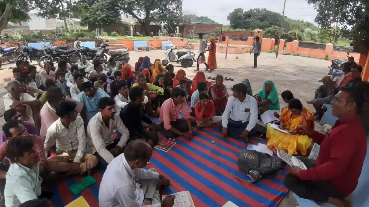 धरियावद ब्लॉक के पारसोला क्लस्टर में दिव्यांगजन के साथ बैठक का आयोजन किया गया