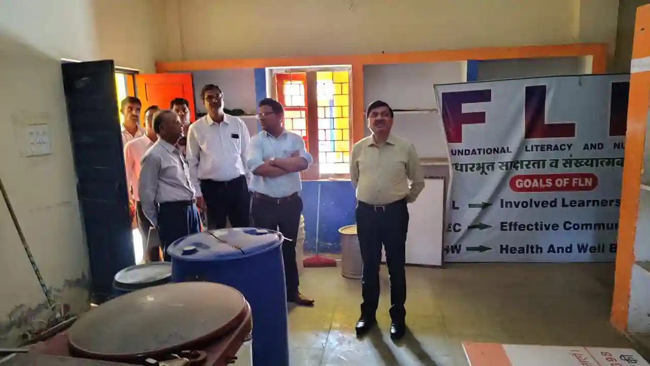 सी.डब्‍ल्‍यू.एस.एन. छात्रावास का कलेक्‍टर ने किया निरीक्षण
