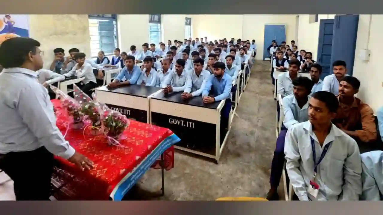शासकीय आईटीआई खण्डवा में विश्व युवा कौशल दिवस कार्यक्रम सम्पन्न