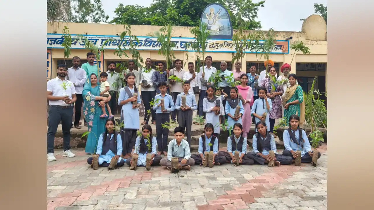 राजकीय उच्च प्राथमिक विद्यालय छायण पंचायत पिल्लू में वृक्षारोपण कार्यक्रम आयोजित किया गया