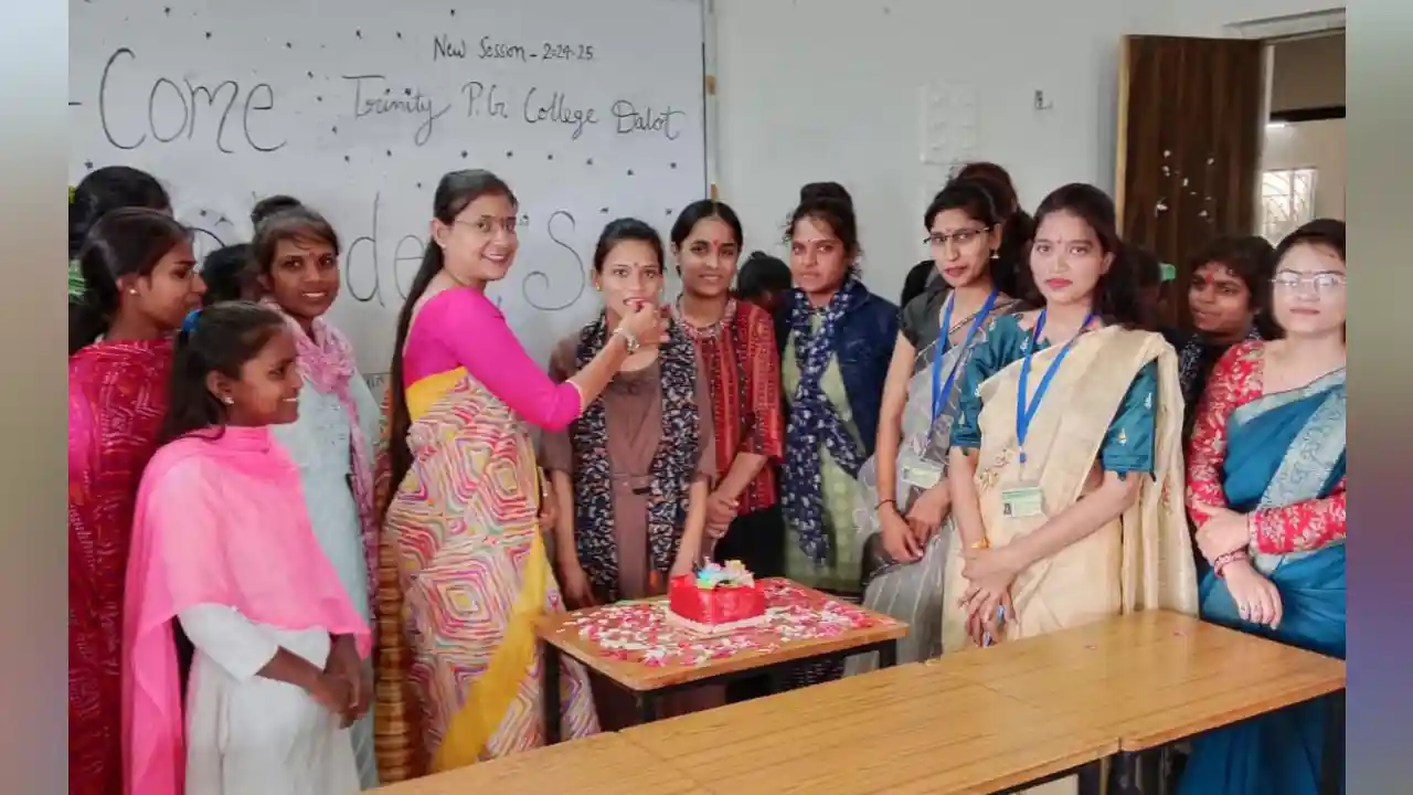 ट्रायम्फ कॉलेज प्रतापगढ़ में नवीन सत्र 2024-25 का शुभारंभ