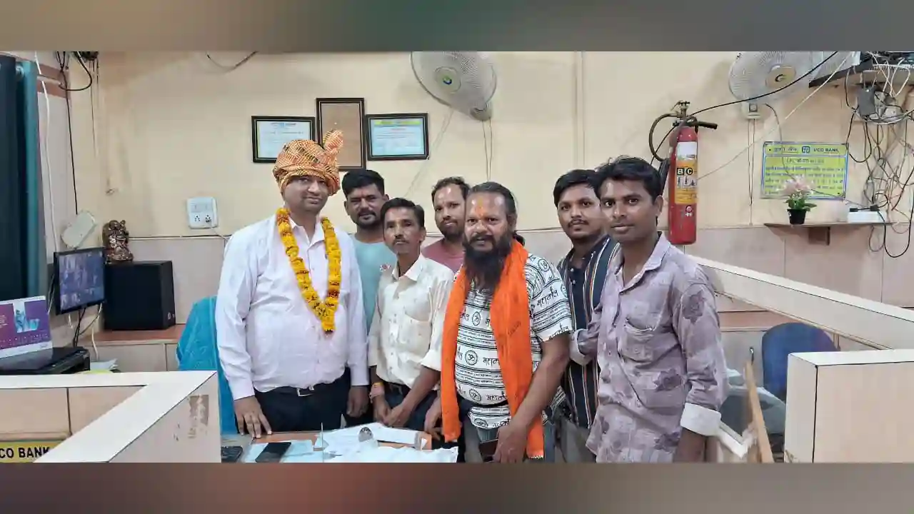 यूको बैंक के नए मैनेजर साहब श्री वर्मा जी का स्वागत किया