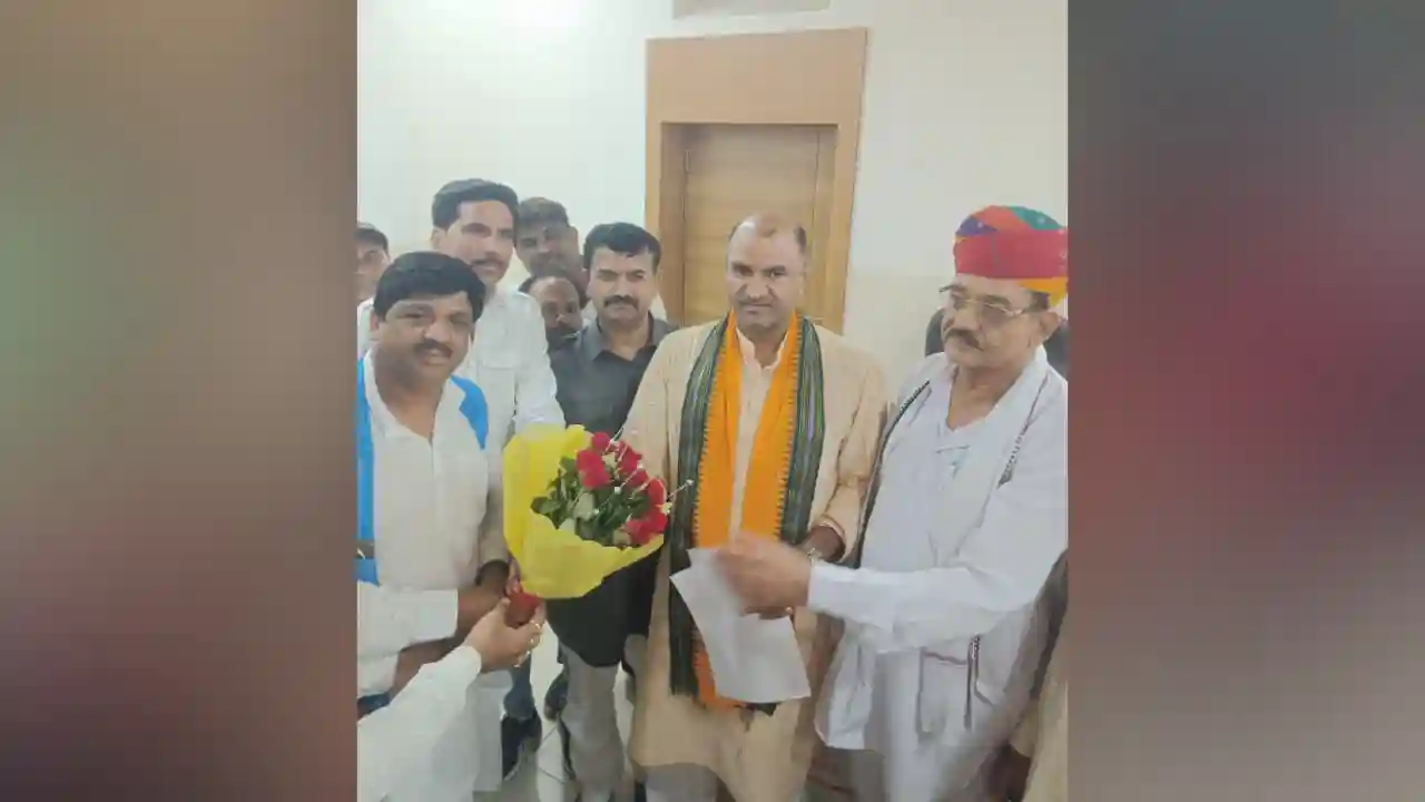 भाजपा के प्रदेश अध्यक्ष सीपी जोशी व महामंत्री श्रवण सिंह बगड़ी के आश्वासन के बाद सरपंचों ने अपना आंदोलन आगे बढ़ाया