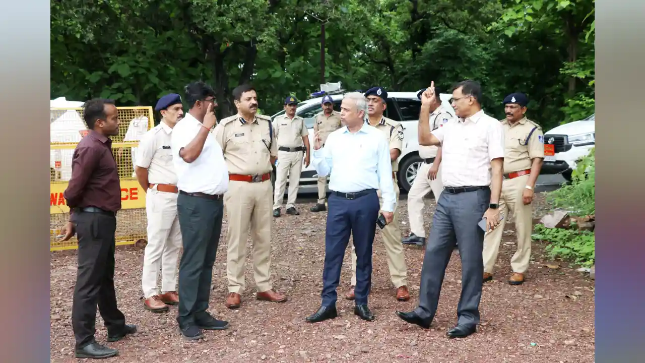 ओंकारेश्वर आने वाले श्रद्धालुओं की सुविधा के लिए किये जायेंगे बेहतर इंतजाम ओंकारेश्वर आने वाले श्रद्धालुओं की सुविधा के लिए किये जायेंगे बेहतर इंतजाम