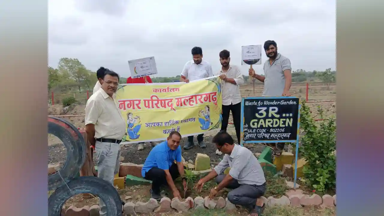 नगर परिषद मल्हारगढ एक पोधा मां के नाम पोधारोपण प्रारंभ किया गया।