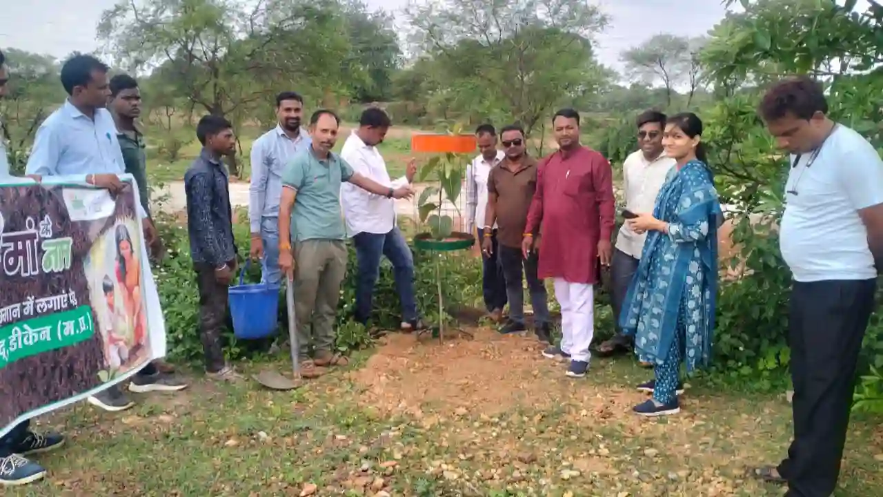 शासकीय पशु चिकित्सालय में किया गया पौधारोपण