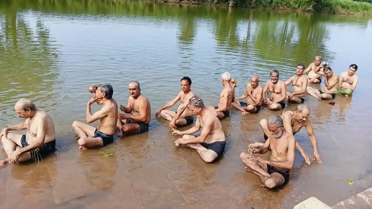 रक्षाबंधन के पर्व पर गुर्जरगौड़ ब्राह्मण समाज द्वारा श्रावणी कर्म किया