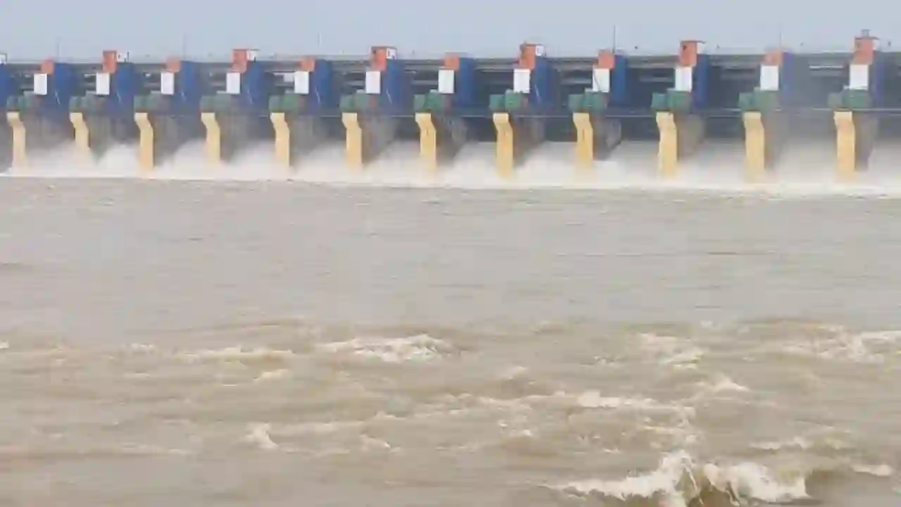 ओंकारेश्वर बांध के 18 गेट खुले: 5560 क्यूमेक्स छोड़ा जा रहा पानी, प्रशासन ने की नागरिकों से ये अपील