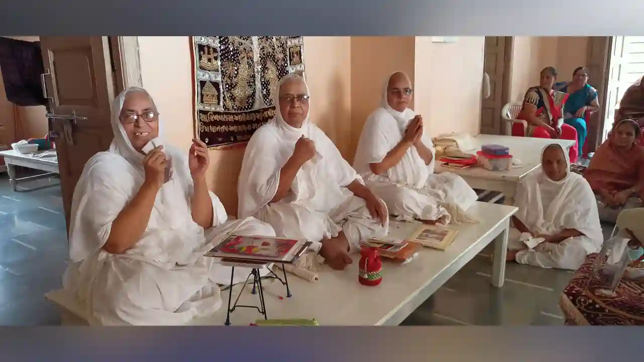 श्रीफल मांगलिक द्रव्यों का प्रमुख आधार-सौम्ययशा श्रीजी