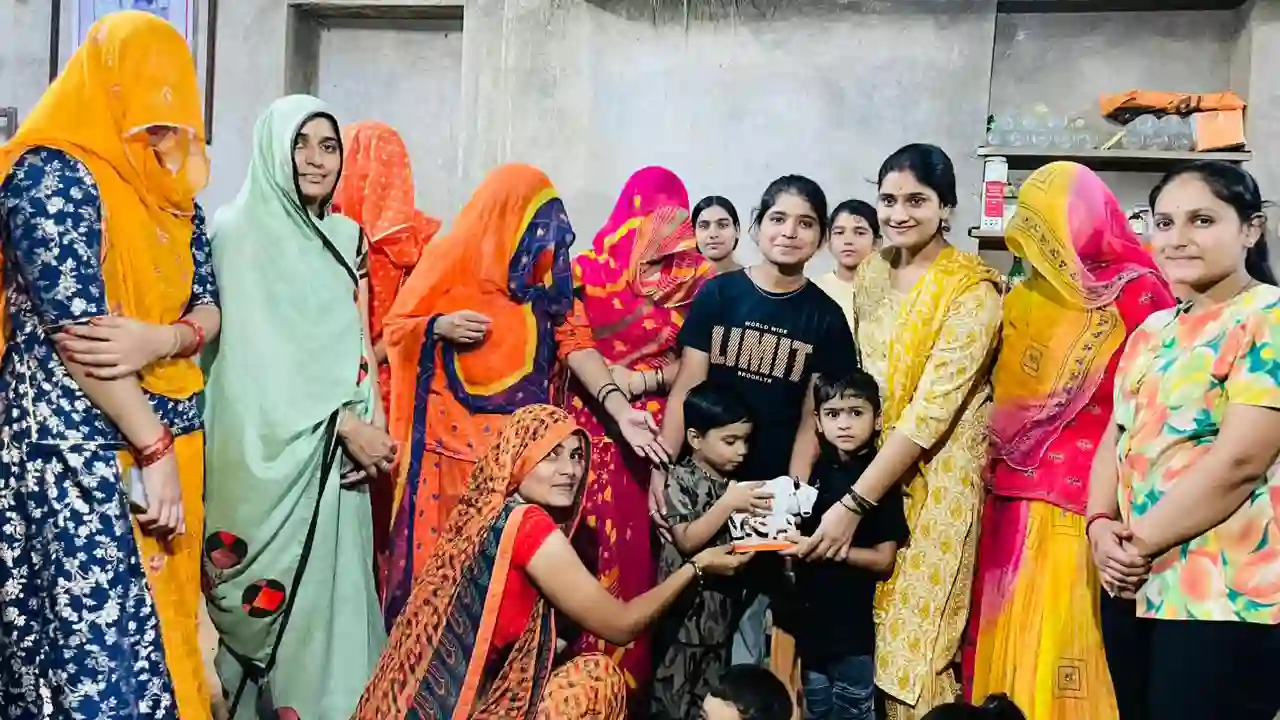 गो उपचार शाला में कामधेनु की सेवा के साथ महिला गो रक्षा दल ने अभय का मनाया जन्मदिन !