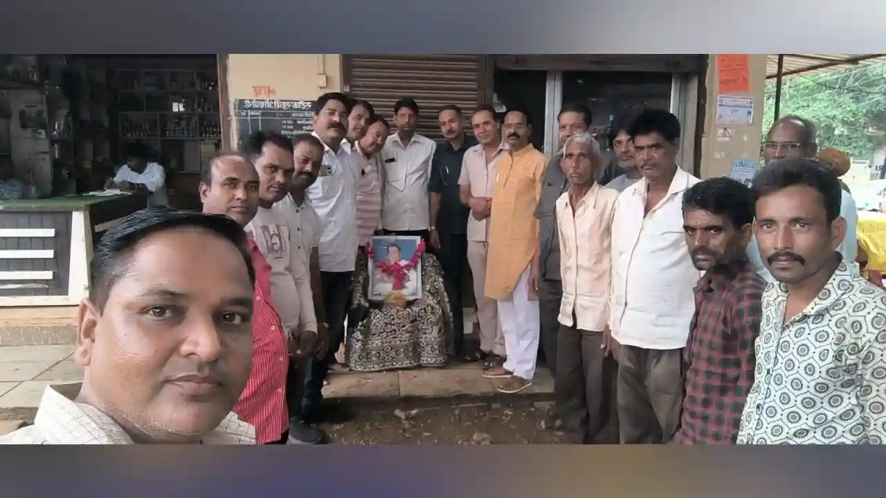 नगर सरवानिया महाराज में कांग्रेसजनो ने पूर्व प्रधानमंत्री स्व. राजीव गांधी जी की मनाई जयंती और किया याद