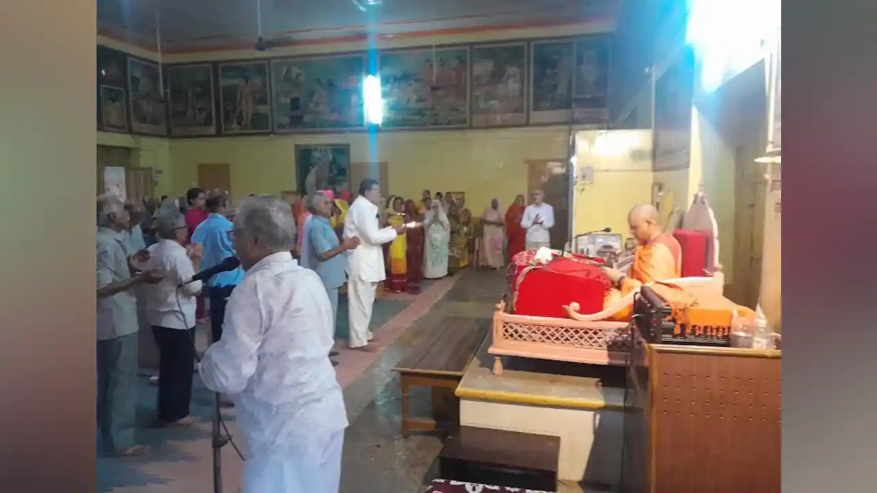 क्रोध और अभिमान व्यक्ति के सबसे बडे दुश्मन - स्वामी आनन्दस्वरूपानंदजी सरस्वती