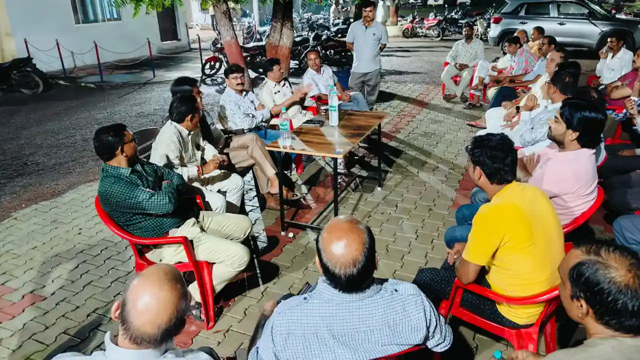 आगामी त्योहारों को लेकर शांति समिति की बैठक सम्पन्न