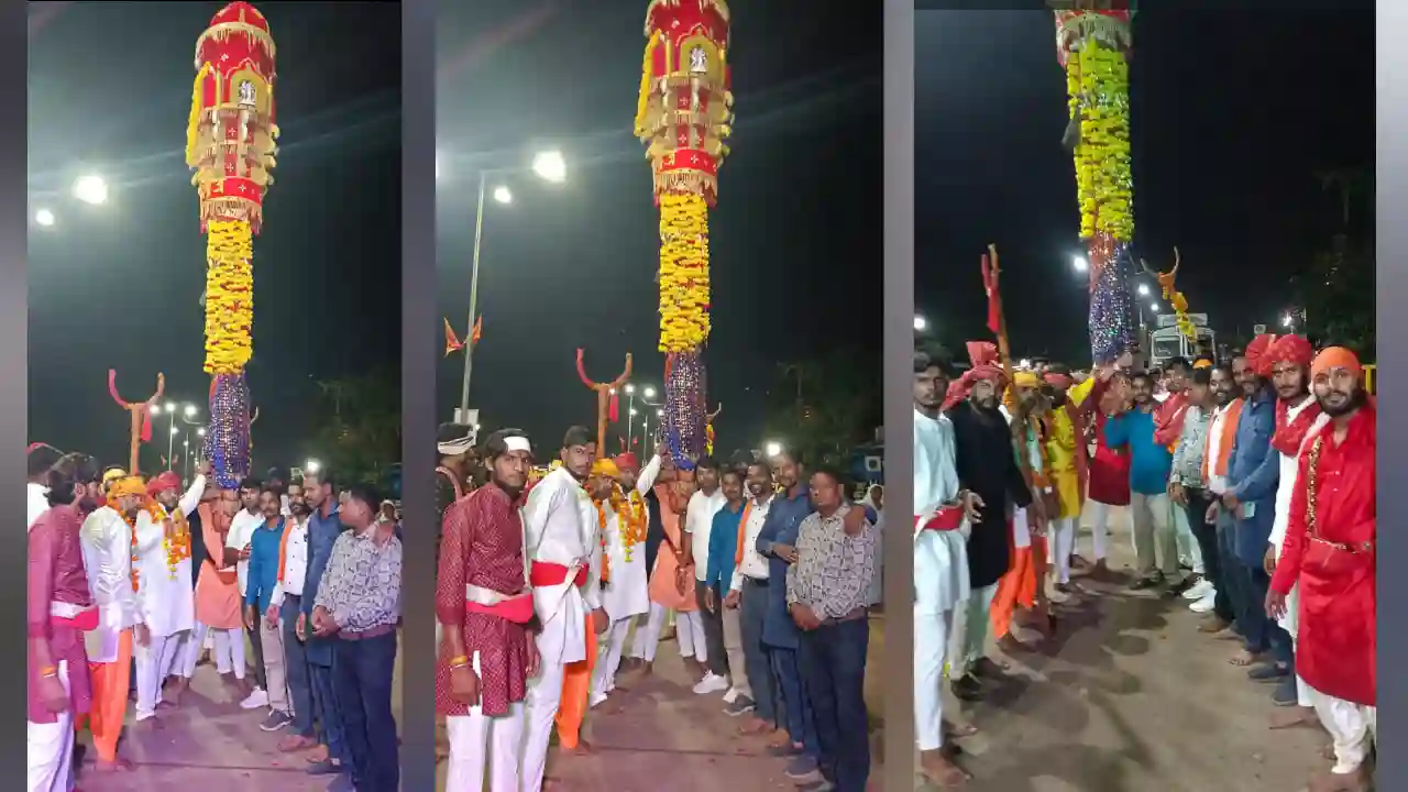 गोगा नवमी पर्व पर उस्तादों व खलीफा का कल्याण कमलमय समर्थक समिति ने किया साफा बांध पुष्प वर्षा कर स्वागत।