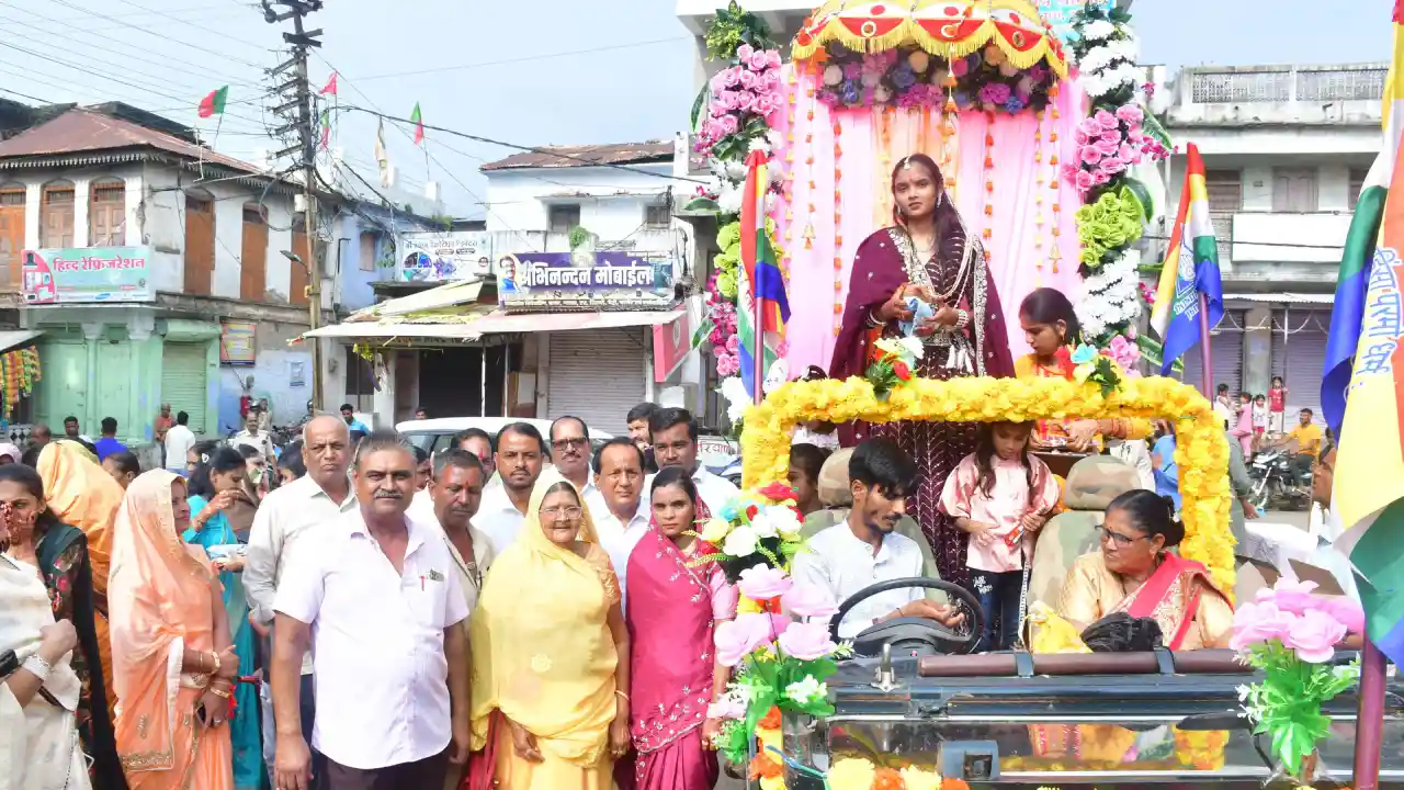 तपस्वी बहन का निकला, वरघोड़ा किया बहुमान