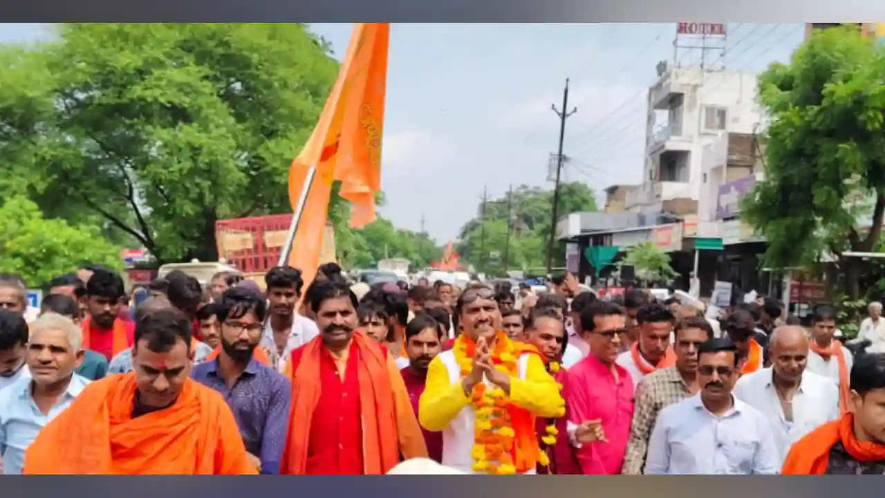 गोचर, शासकीय भूमि को अतिक्रमण से मुक्त कराने हेतु शिवसेना द्वारा मुख्यमंत्री के नाम अनुविभागीय अधिकारी सीतामऊ को दिया ज्ञापन