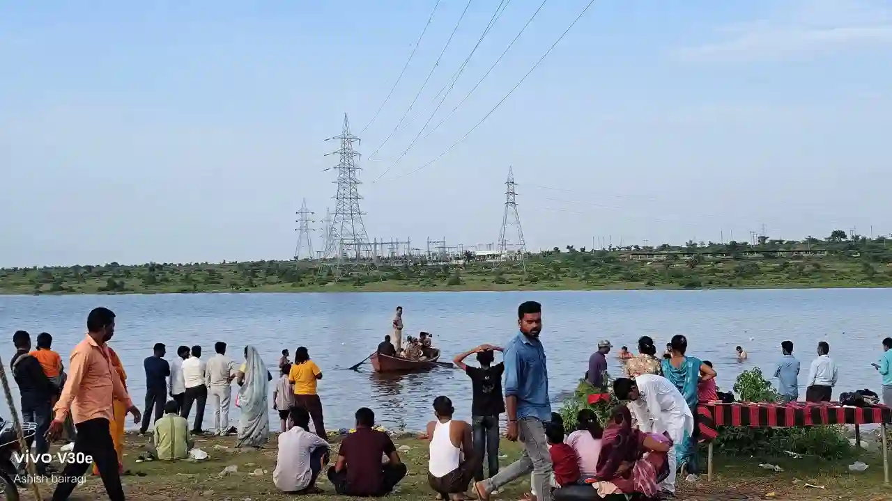 अन्‍नत चतुदर्शी पर्व पर मूर्ति विसर्जन के लिए मोरवन बांध पर लगा भक्तो का ताता