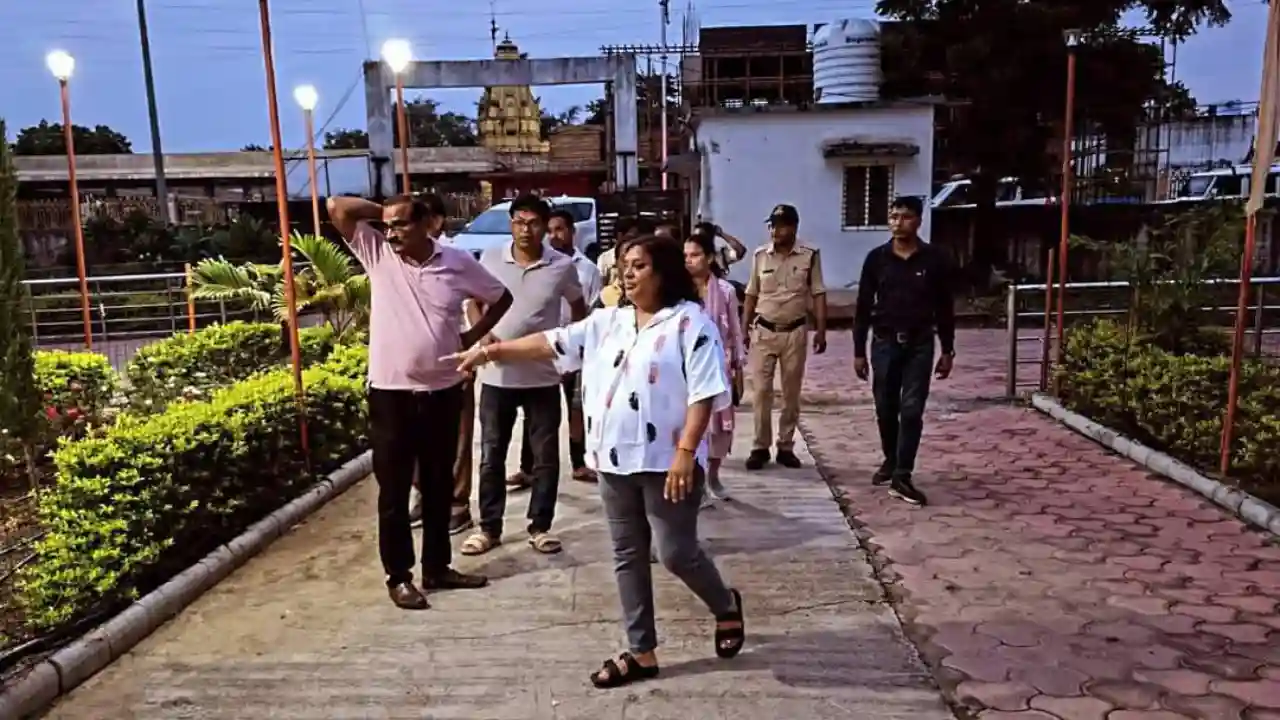 अपर कलेक्टरश्रीमती लक्ष्मी गामड़ एवं एसडीएम ममता खेड़े ने भादवा माता में नवरात्रि मेला तैयारियों का जायजा लिया।