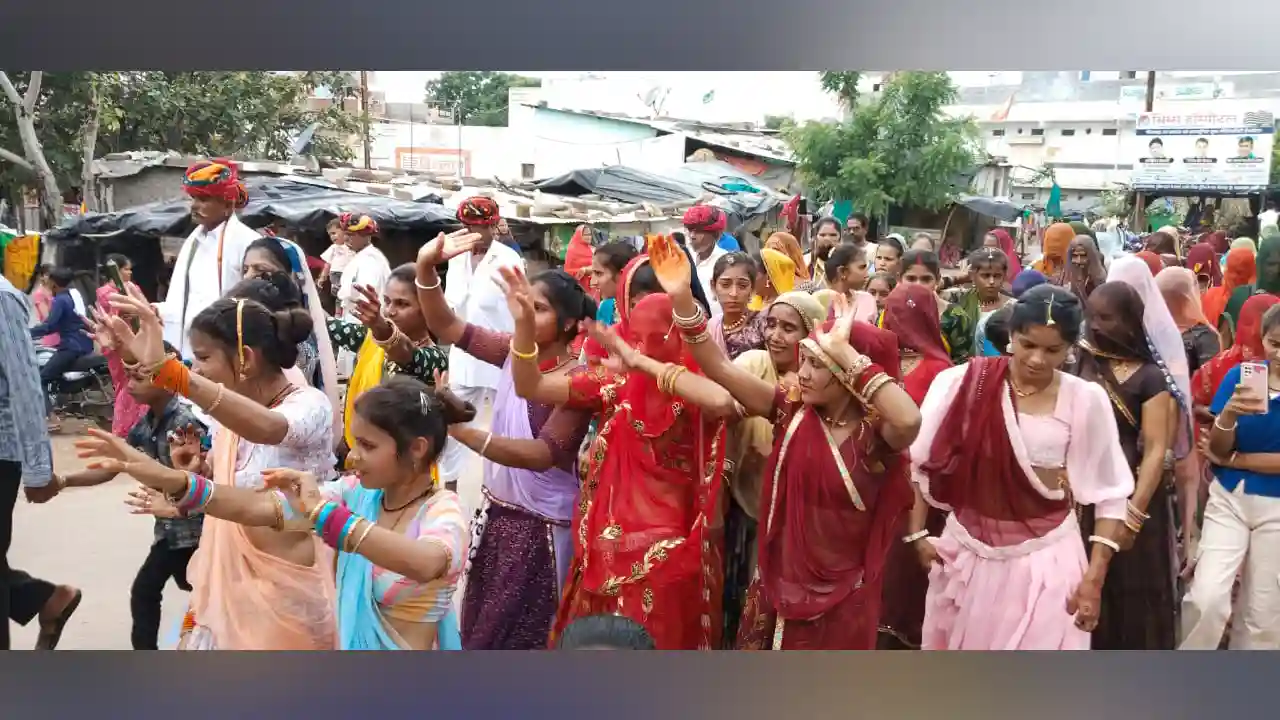 गुर्जर समाज के आराध्य भगवान देवनारायण का भादवि छठ पर निकला विशाल जुलूस