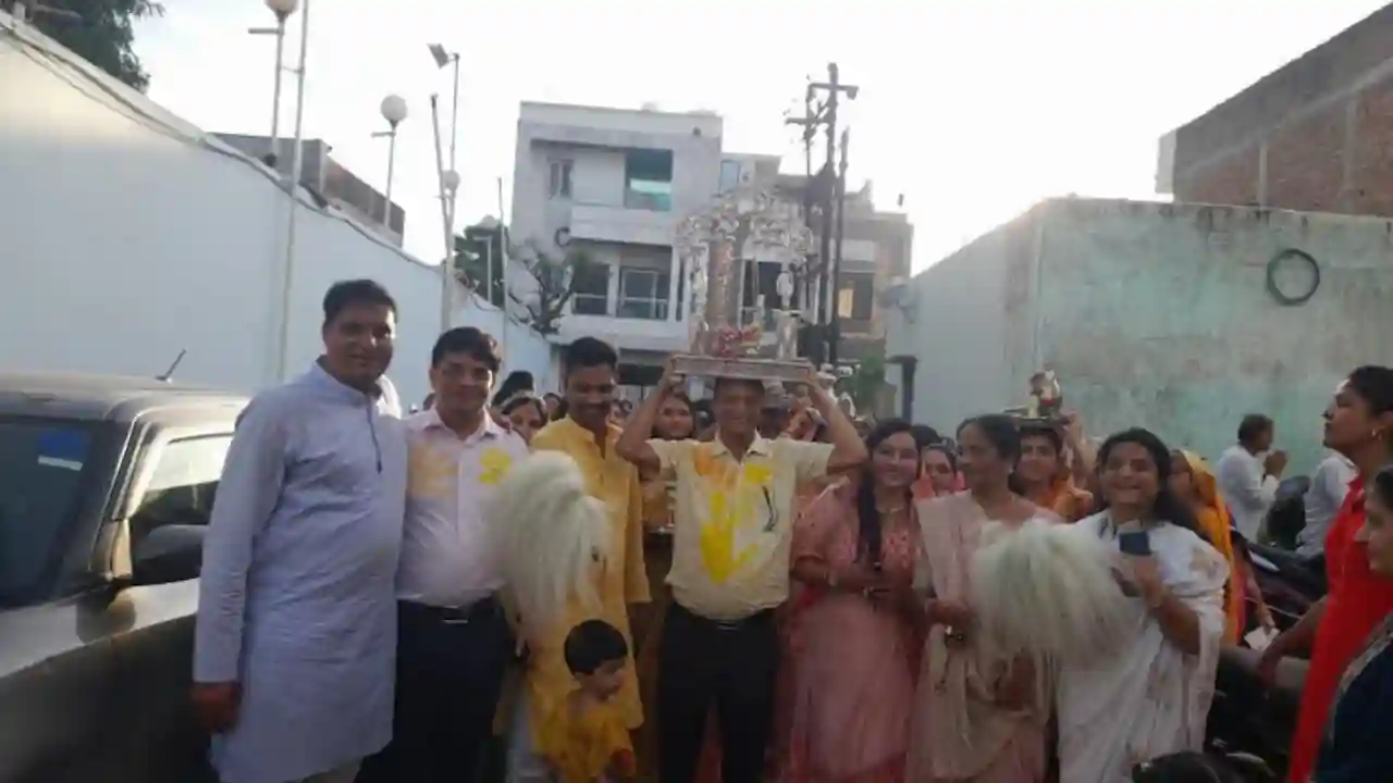 त्रिस्तुतिक जैन समाज जनकुपूरा में प्रभु महावीर का जन्मवाचन महोत्सव मनाया गया