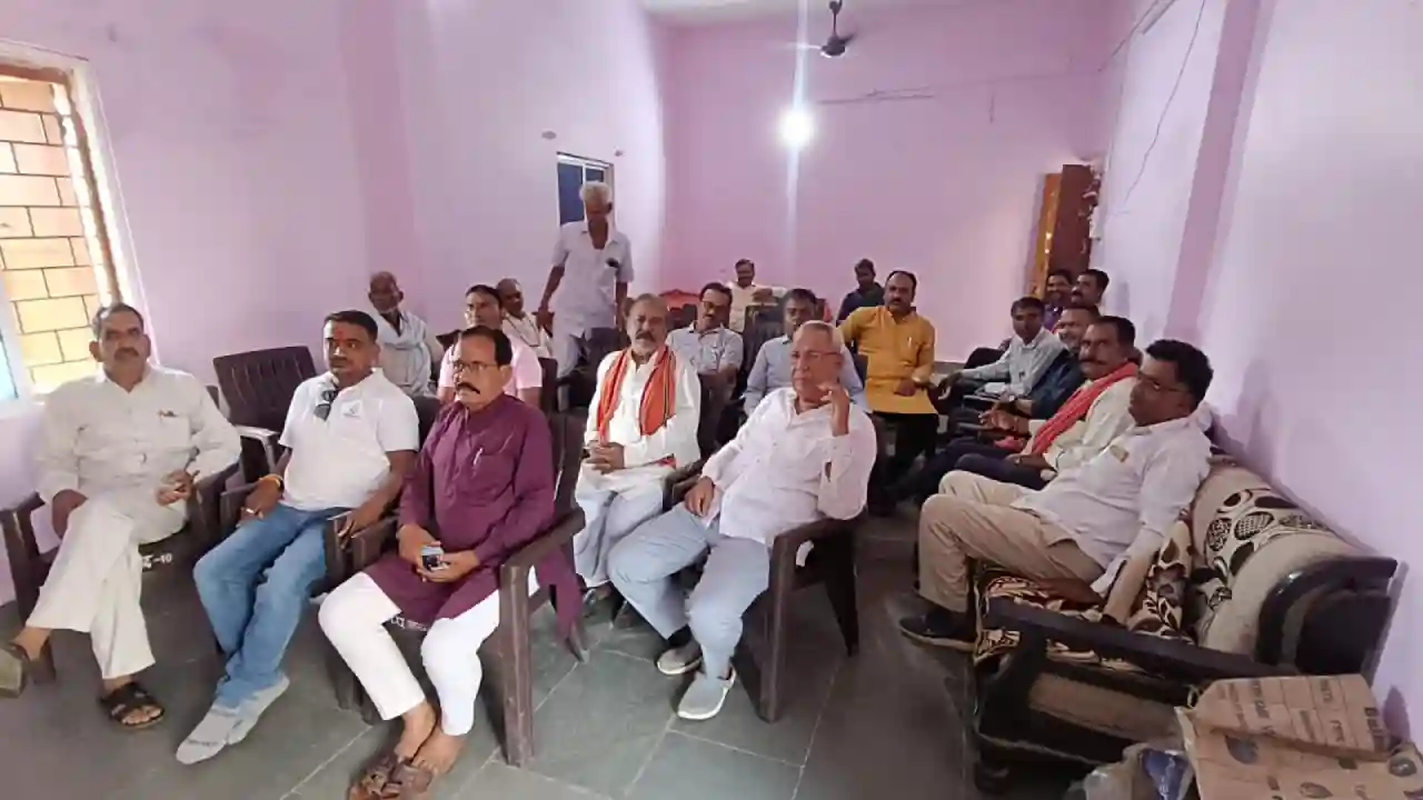 मन की बात कार्यक्रम का प्रसारण, रतनगढ़ मे जुड़े सभी भाजपा पदाधिकारी