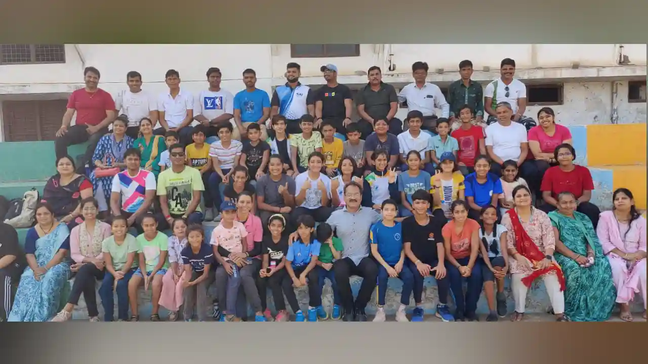 तैराकी में स्विमफ्लाय क्लब के 19 खिलाड़ियो का चयन,,जिला तैराकी प्रतियोगिता में 51 गोल्ड 6 सिल्वर