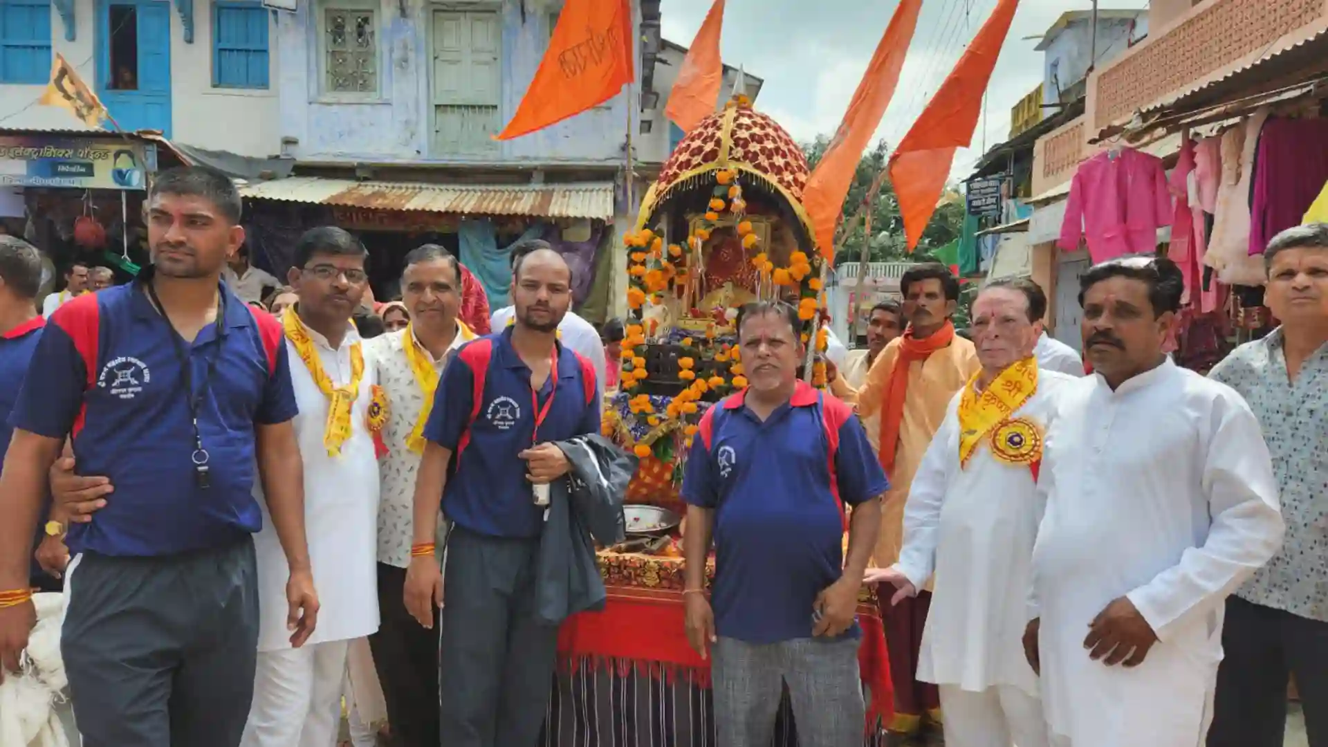 रामपुरा में जीनगर समाज ने निकाली धूमधाम से शोभायात्रा