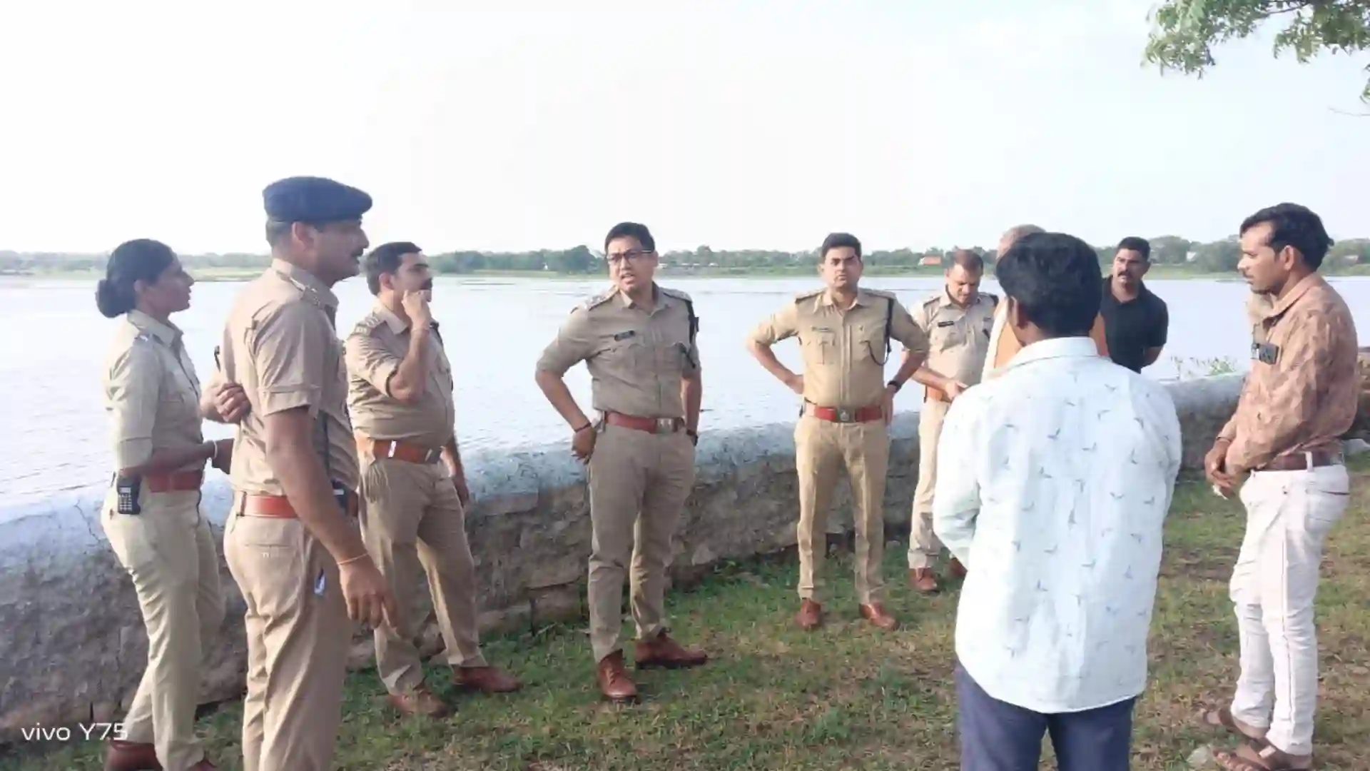 अंनत चतुदर्शी पर्व को दृष्टिगत रखते हुये एस.पी. श्री अंकित जायसवाल द्वारा गणेश प्रतिमा विर्सजन स्थलों का किया निरीक्षण