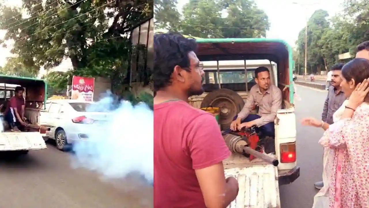 गरबा स्‍थलों सहित अन्‍य जगह मच्‍छरों की रोकथाम हेतु नपा द्वारा शहर में कराया जा रहा फॉगिंग मशीन से कीटनाशक रोधी धुआं