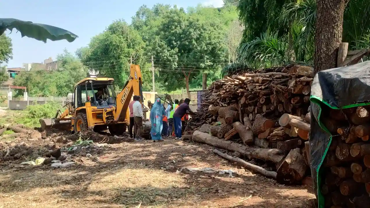 जनसुनवाई में प्राप्त शिकायत पर प्रशासन ने की कार्रवाई, हटाया अवैध अतिक्रमण