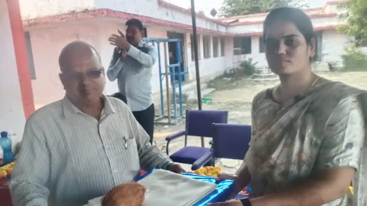 शासकीय उच्चतर माध्यमिक विद्यालय झांतला में शिक्षक व शिक्षिकाओं का विदाई समारोह संपन्न।