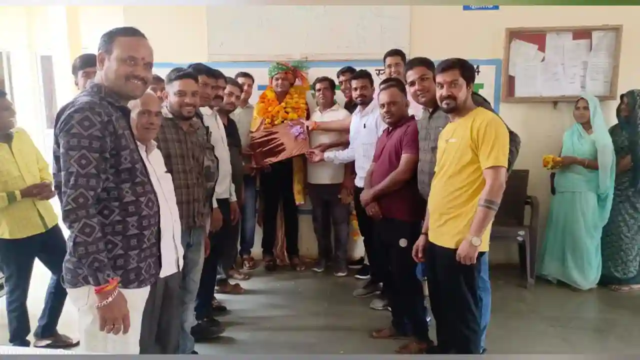 पशुओ को खुले में छोड़ने पर होगी कार्यवाही लगेगा जुर्माना, सरवानिया महाराज की नगर परिषद बैठक की विशेष व्यापक सम्मेलन सम्पन्न