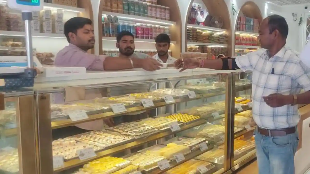 खाद्य सुरक्षा प्रशासन की कार्यवाही, तीन संस्थानों से लिए सेम्पल