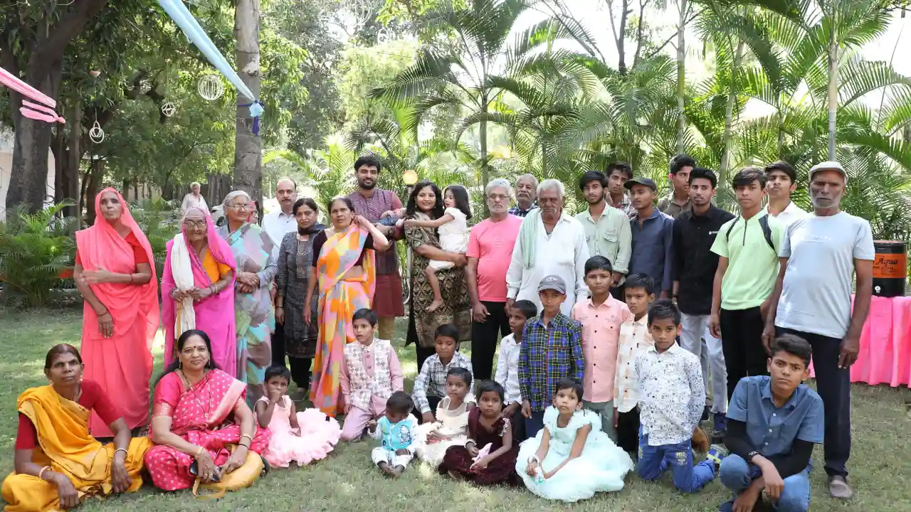 कलेक्टर निवास पर मनाया गया दीपावली पर्व