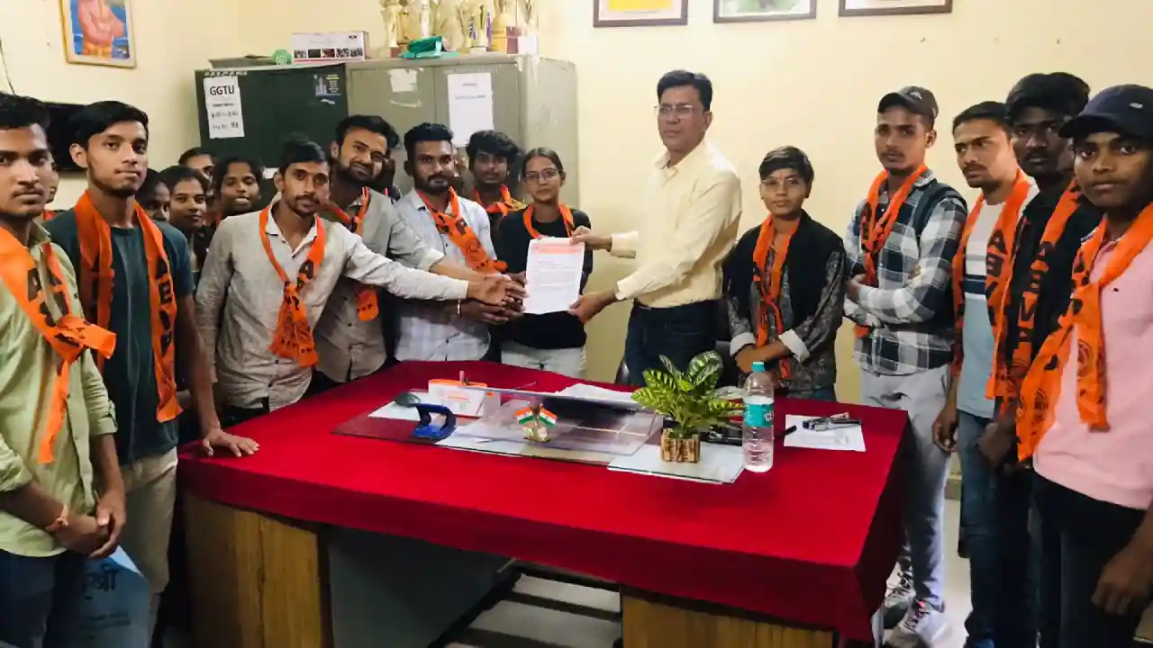 अखिल भारतीय विद्यार्थी परिषद ने दिया ज्ञापन