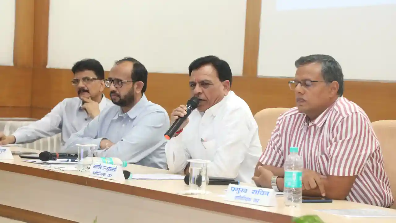 शराब की अवैध बिक्री को बर्दाश्त नहीं किया जाएगा - उप मुख्यमंत्री श्री देवड़ा