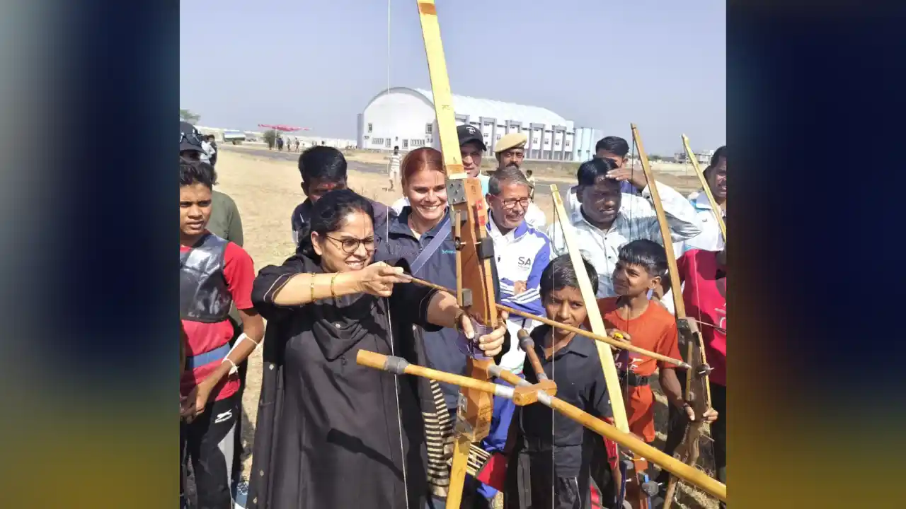 प्रतापगढ़ में जिला स्तरीय जनजाति खेल कूद प्रतियोगिता का शुभारंभ