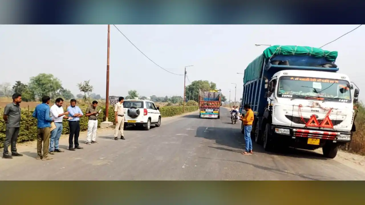 बीड़/मूंदी क्षेत्र में संचालित डंपरों की चेंकिग के दौरान की गई चालानी कार्यवाही
