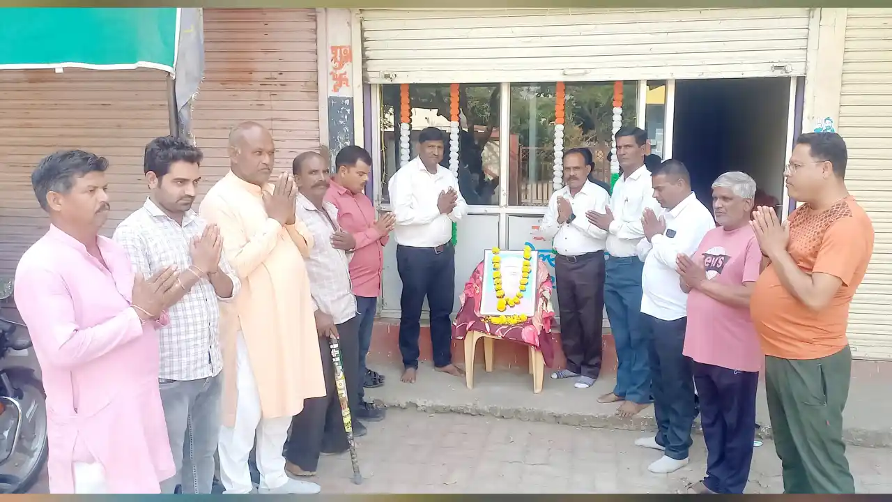 पंडित नेहरू ने दूरदर्शी नीतियों और प्रेरक नेतृत्व के जरिए भारत को सफलतापूर्वक आगे बढाया